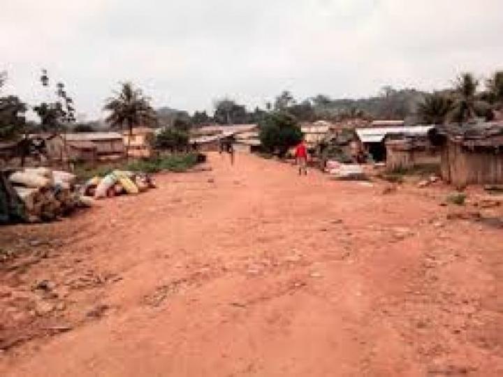 Alépé, accusé d'être mystiquement à la base de la noyade d'un élève, un vieillard de 80 ans sévèrement battu par la foule Alépé, accusé d'être mystiquement à la base de la noyade d'un élève, un vieillard de 80 ans sévèrement battu par la foule
