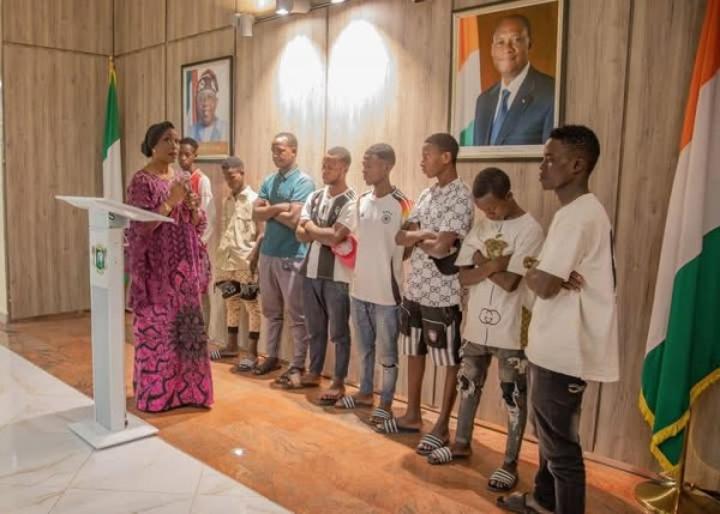 Ivoiriens victimes d'arnaque migratoire au Nigeria, la Sénatrice Chantal Fanny présente à Abuja raconte les faits Ivoiriens victimes d'arnaque migratoire au Nigeria, la Sénatrice Chantal Fanny présente à Abuja raconte les faits