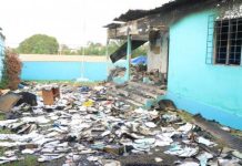 Agressions répétées des agents de la SODEFOR (Sikensi), le DG Sangaré apporte soutien et compassion à ses hommes et martèle que la mission se poursuivra avec « fermeté » Agressions répétées des agents de la SODEFOR (Sikensi), le DG Sangaré apporte soutien et compassion à ses hommes et martèle que la mission se poursuivra avec « fermeté »