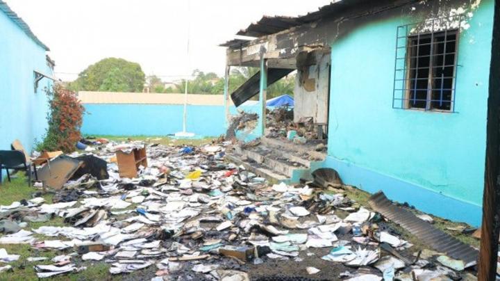 Agressions répétées des agents de la SODEFOR (Sikensi), le DG Sangaré apporte soutien et compassion à ses hommes et martèle que la mission se poursuivra avec « fermeté » Agressions répétées des agents de la SODEFOR (Sikensi), le DG Sangaré apporte soutien et compassion à ses hommes et martèle que la mission se poursuivra avec « fermeté »