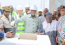 Bondoukou, Sangafowa pose la première pierre d’une centrale solaire d’une capacité de 50 MWc, destinée à alimenter 358.000 foyers Bondoukou, Sangafowa pose la première pierre d'une centrale solaire d'une capacité de 50 MWc, destinée à alimenter 358.000 foyers