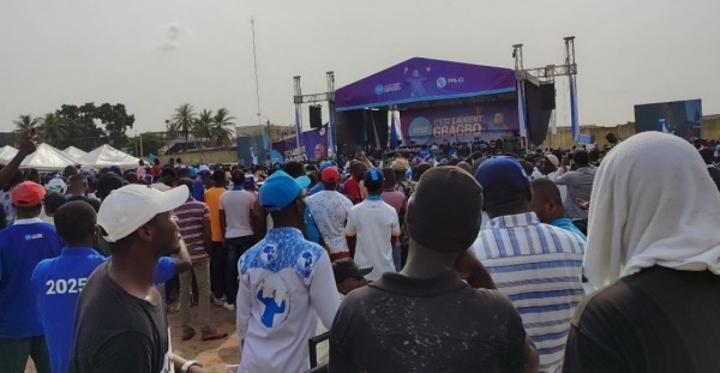 En meeting à Cocody Angré, Gbagbo déclare : « Nous devons prendre le pouvoir pour rétablir l'ordre foncier » En meeting à Cocody Angré, Gbagbo déclare : « Nous devons prendre le pouvoir pour rétablir l'ordre foncier »