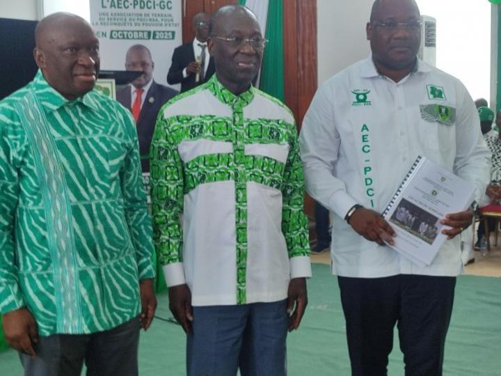 PDCI-RDA, les Élus et Cadres du Grand Centre en ordre de bataille pour la victoire de Tidjane Thiam à la présidentielle PDCI-RDA, les Élus et Cadres du Grand Centre en ordre de bataille pour la victoire de Tidjane Thiam à la présidentielle