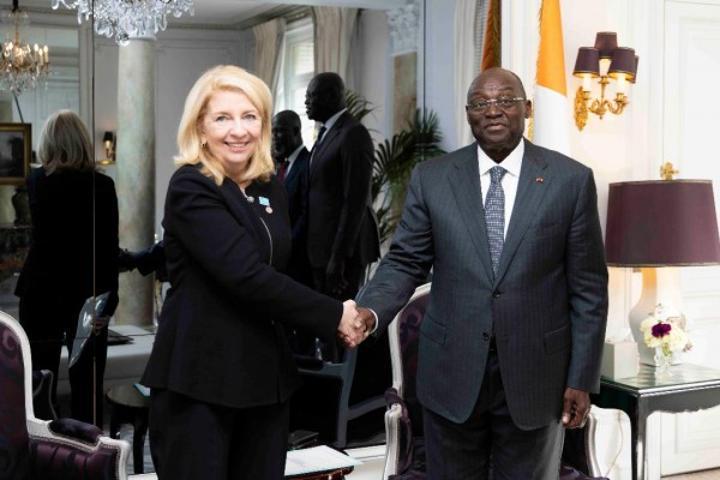 A Paris, Tiémoko Koné en profite pour recevoir les dirigeants de TV5, du FIDA, de l'UNICEF et de la Banque Mondiale A Paris, Tiémoko Koné en profite pour recevoir les dirigeants de TV5, du FIDA, de l'UNICEF et de la Banque Mondiale