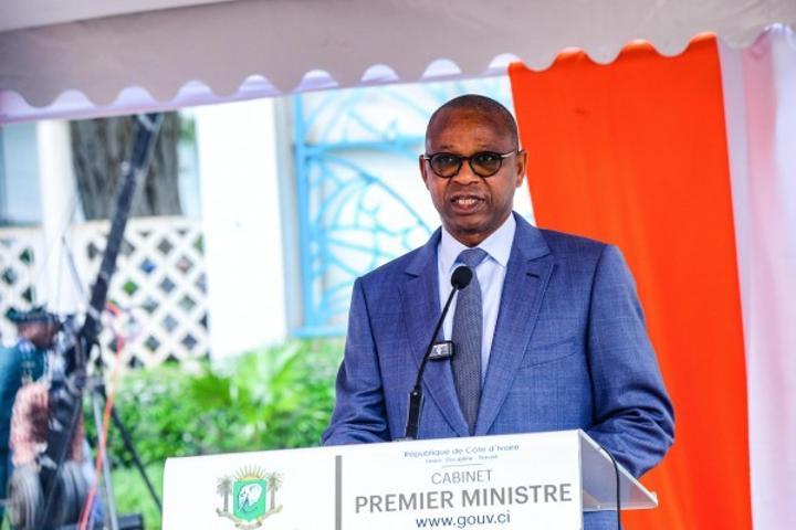 Fête du travail, le gouvernement révèle que les trêves sociales sur la période 2022-2027 ont mobilisé plus de 1200 milliards FCFA en avantages financiers Fête du travail, le gouvernement révèle que les trêves sociales sur la période 2022-2027 ont mobilisé plus de 1200 milliards FCFA en avantages financiers