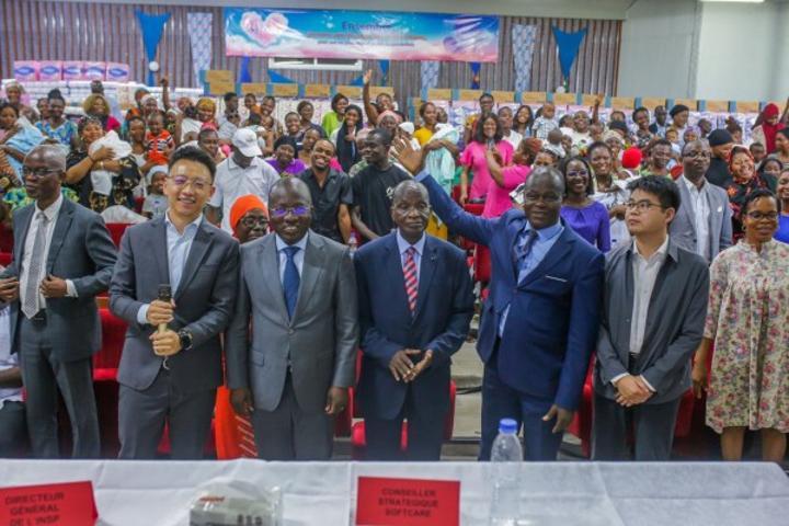 Fête des mères, une multinationale en collaboration avec l'INSP offre des produits d'hygiène d'un coût de 7 300 000 Fcfa à 4 000 mamans en situation de vulnérabilité Fête des mères, une multinationale en collaboration avec l'INSP offre des produits d'hygiène d'un coût de 7 300 000 Fcfa à 4 000 mamans en situation de vulnérabilité