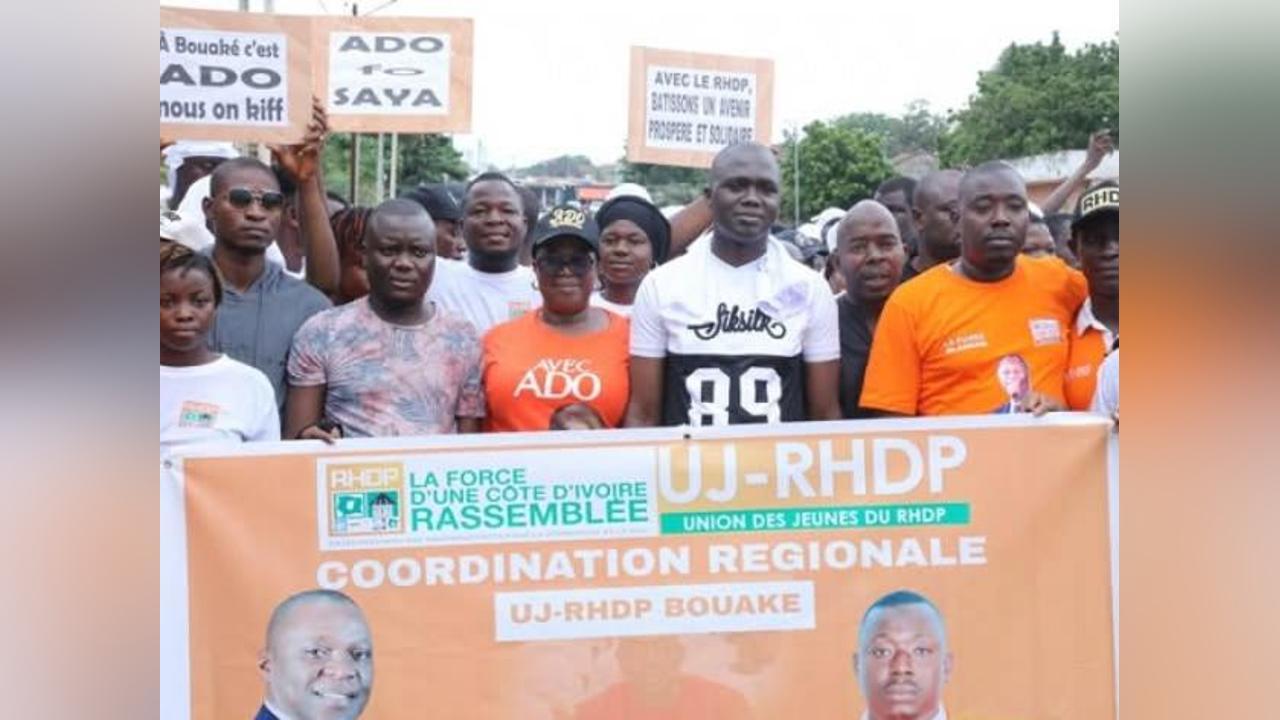 Bouaké, les jeunes du RHDP prennent d'assaut des rues et réclament la candidature du Président Ouattara Bouaké, les jeunes du RHDP prennent d'assaut des rues et réclament la candidature du Président Ouattara