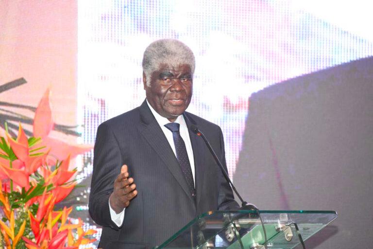 Prix national d’excellence 2025: 74 lauréats distingués sur 4505 candidatures, selon le Premier ministre Beugré Mambé Prix national d’excellence 2025: 74 lauréats distingués sur 4505 candidatures, selon le Premier ministre Beugré Mambé