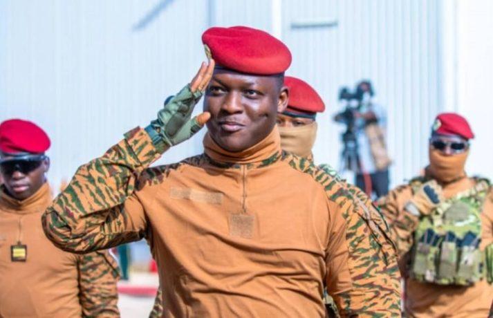 Proclamation de l’indépendance : « Nous devons continuer à bâtir un pays prospère » (Capitaine Ibrahim Traoré) Proclamation de l’indépendance : « Nous devons continuer à bâtir un pays prospère » (Capitaine Ibrahim Traoré)