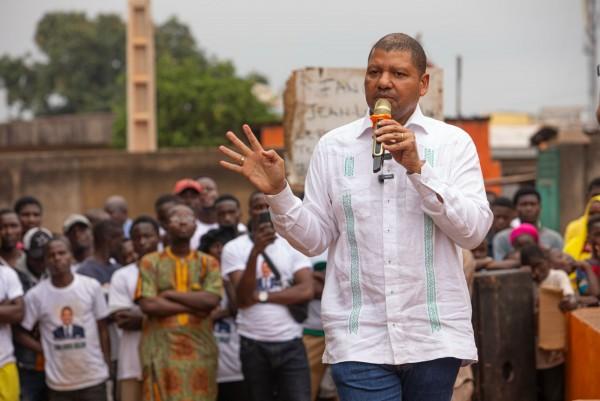 Côte d'Ivoire: Depuis Lakota et Divo, Jean-Louis Billon à la population : « Celui qui aime la Côte d'Ivoire ne la quitte pas, il vient à la rencontre du peuple » Côte d'Ivoire: Depuis Lakota et Divo, Jean-Louis Billon à la population : « Celui qui aime la Côte d'Ivoire ne la quitte pas, il vient à la rencontre du peuple »