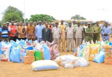 Vivres Offerts Aux Familles Sinistrées de Difita Vivres Offerts Aux Familles Sinistrées de Difita
