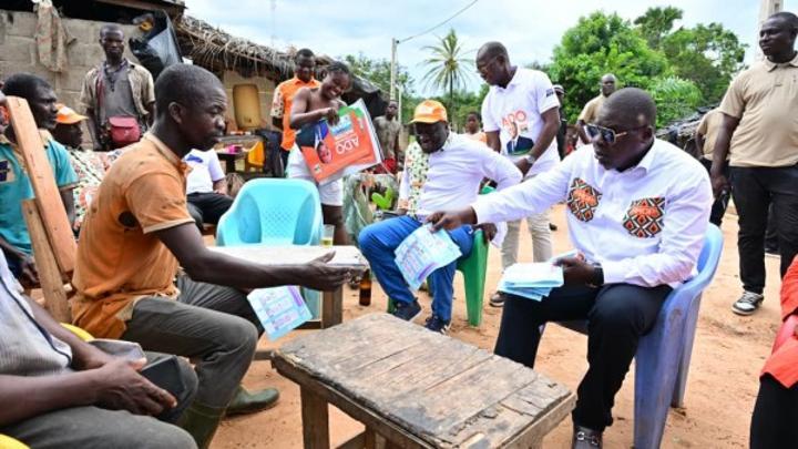 Amédé Kouakou En Campagne Pour Le « 1 Coup KO » D'ADO Amédé Kouakou En Campagne Pour Le « 1 Coup KO » D'ADO