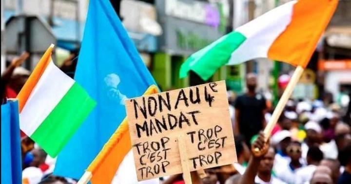 Mort d'un manifestant lors d'une présidentielle interdite Mort d'un manifestant lors d'une présidentielle interdite