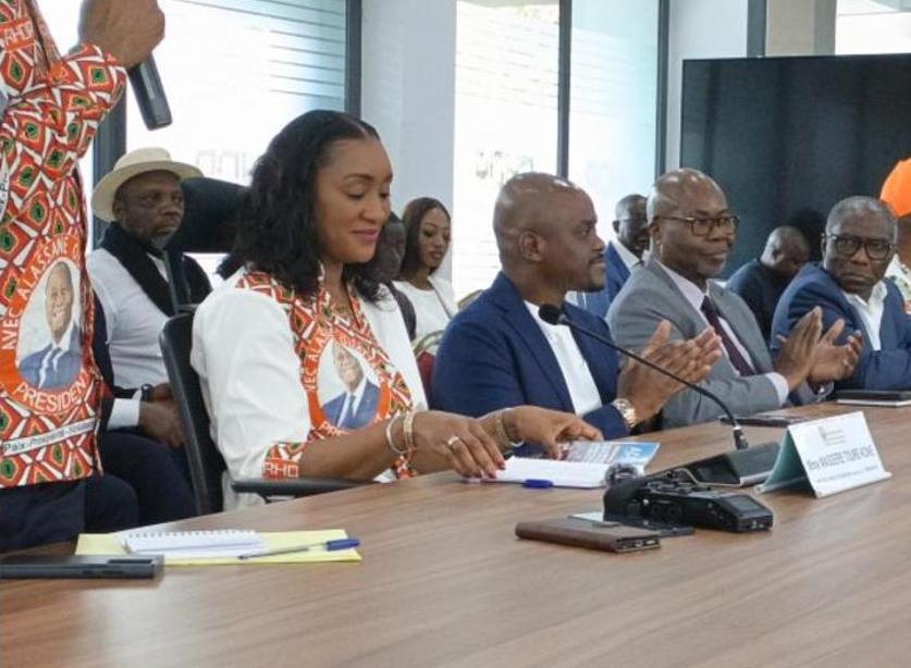 Ouattara Termine Sa Campagne Présidentielle À Abidjan Ouattara Termine Sa Campagne Présidentielle À Abidjan