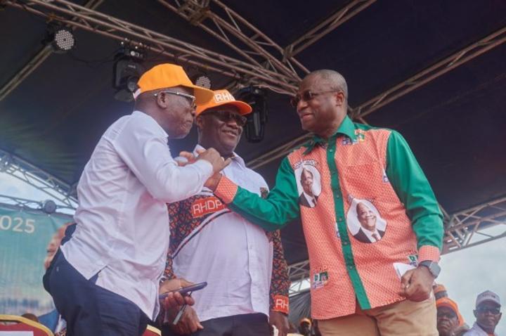 Sidi Touré et Téné Ouattara Appellent au Retrait des Cartes Sidi Touré et Téné Ouattara Appellent au Retrait des Cartes