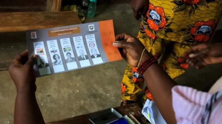 Environnement électoral calme mais fausses infos prolifèrent Environnement électoral calme mais fausses infos prolifèrent