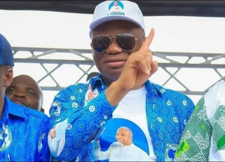 Damana Pickass Mis Aux Arrêts Damana Pickass Mis Aux Arrêts