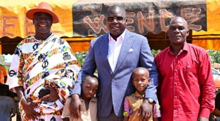 Amédé Sur le Terrain Pour Les Législatives Prochaines Amédé Sur le Terrain Pour Les Législatives Prochaines