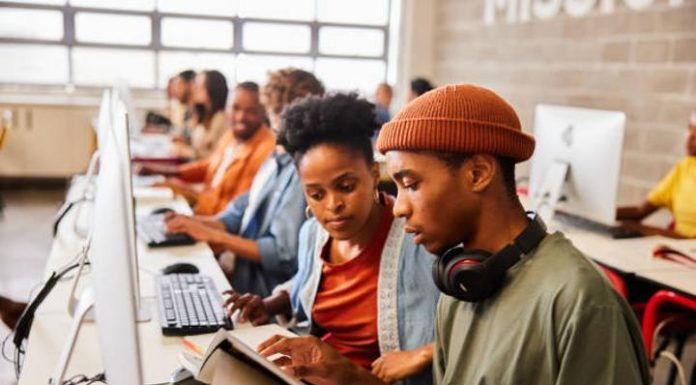 L’Afrique Dépassera La Chine En Population Active D’ici 2034 L'Afrique Dépassera La Chine En Population Active D'ici 2034