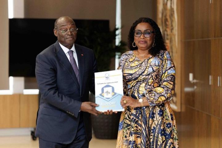 Remise du Rapport 2024 sur les droits de l'Homme Remise du Rapport 2024 sur les droits de l'Homme