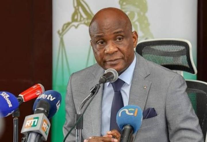 Réunion de sensibilisation des candidats à Abidjan Réunion de sensibilisation des candidats à Abidjan