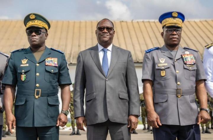 Félicitations du Ministre aux Généraux Doumbia et Touré Félicitations du Ministre aux Généraux Doumbia et Touré