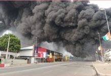 Incendie au Centre Commercial China Town à Bouaké Incendie au Centre Commercial China Town à Bouaké
