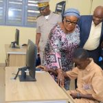 Anne Ouloto Équipe Collège et Lycée en Matériel Informatique Anne Ouloto Équipe Collège et Lycée en Matériel Informatique