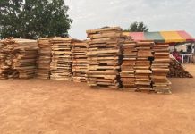 Diégonéfla Offre Tables-Blancs aux Écoles Législatives Diégonéfla Offre Tables-Blancs aux Écoles Législatives