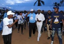 Assinie-Mafia Célèbre Clôture d’un Candidat Indépendant Assinie-Mafia Célèbre Clôture d'un Candidat Indépendant