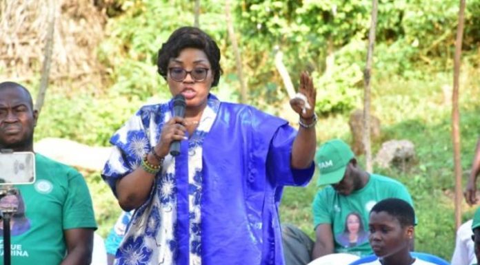 Législatives 2025: Yao Affoué Marina Écoute les Populations Législatives 2025: Yao Affoué Marina Écoute les Populations