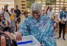 Législatives à Songon Beugré Mambé s’exprime sur le vote Législatives à Songon Beugré Mambé s'exprime sur le vote