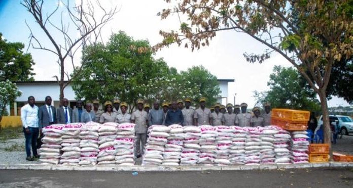 Dons de 320 millions FCFA pour le Nouvel An à Bouaké Dons de 320 millions FCFA pour le Nouvel An à Bouaké