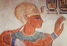 Effondrement des puissances méditerranéennes à l’âge du Bronze Effondrement des puissances méditerranéennes à l'âge du Bronze