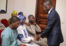 Décès de Mme N’Diaye Assétou secrétaire particulière du Chef de l’Etat, visites de compassion auprès de la famille éplorée Décès de Mme N'Diaye Assétou secrétaire particulière du Chef de l'Etat, visites de compassion auprès de la famille éplorée