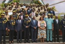 Douanes ivoiriennes, après un record historique en 2025, l’État fixe la barre très haut pour 2026 avec un objectif de 3 627,89 milliards de FCFA visé Douanes ivoiriennes, après un record historique en 2025, l'État fixe la barre très haut pour 2026 avec un objectif de 3 627,89 milliards de FCFA visé