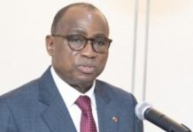 Démenti sur les allégations de paiement des photos officielles Démenti sur les allégations de paiement des photos officielles