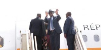 Couple Présidentiel En Voyage Pour La France Couple Présidentiel En Voyage Pour La France