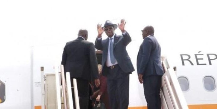 Couple Présidentiel En Voyage Pour La France Couple Présidentiel En Voyage Pour La France