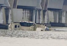 Bateau de passagers échoue au pont Félix Houphouët Bateau de passagers échoue au pont Félix Houphouët