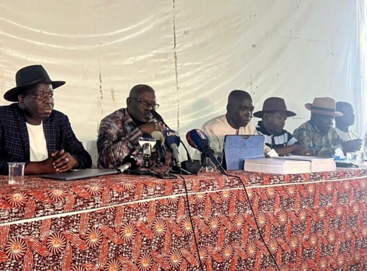 Cacao en crise: 291 milliards FCFA mal gérés et grève Cacao en crise: 291 milliards FCFA mal gérés et grève