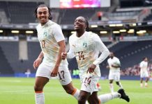 Éléphants Écrasent Corée du Sud Avant Écosse Éléphants Écrasent Corée du Sud Avant Écosse