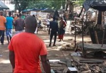 Yopougon, l’heure du grand ménage a sonné sur l’axe Siporex–La Poste, les vendeurs des abords de route rappelés à l’ordre Yopougon, l'heure du grand ménage a sonné sur l'axe Siporex–La Poste, les vendeurs des abords de route rappelés à l'ordre