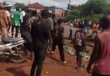 Zoukougbeu sous tension, un accident mortel met des jeunes en colère, le Carrefour CPC à l’arrêt Zoukougbeu sous tension, un accident mortel met des jeunes en colère, le Carrefour CPC à l'arrêt