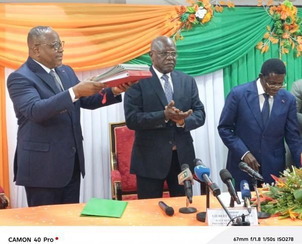Ibrahime Coulibaly-Kuibiert prend officiellement les rênes du Conseil d’État et promet écoute, rigueur et modernisation Ibrahime Coulibaly-Kuibiert prend officiellement les rênes du Conseil d'État et promet écoute, rigueur et modernisation