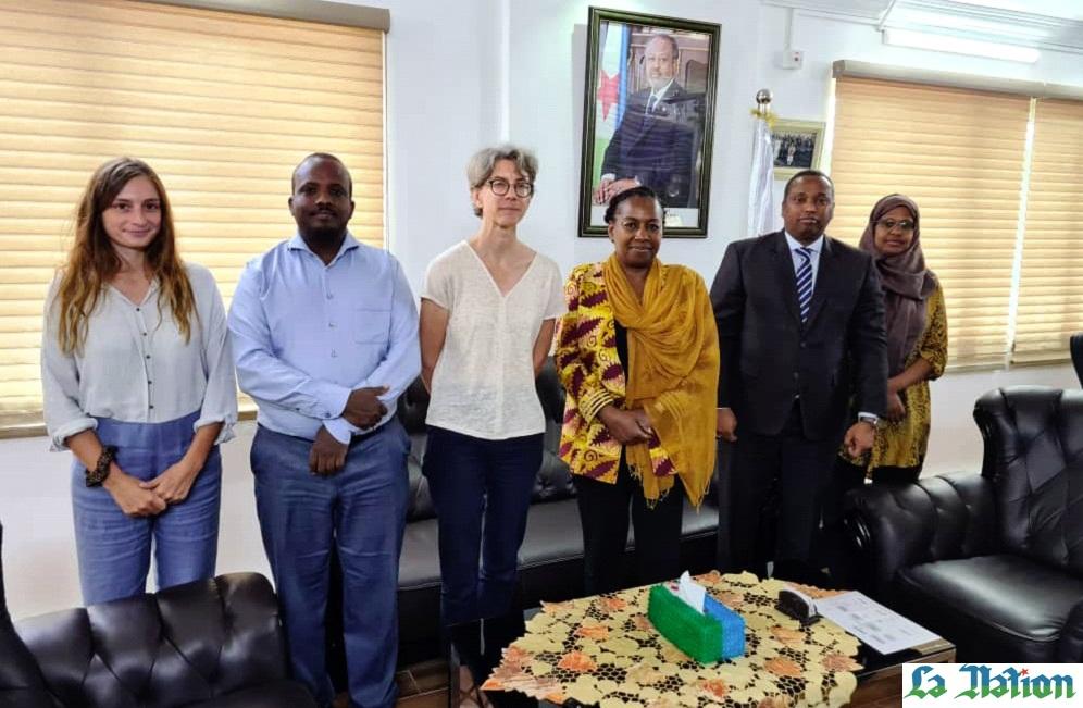 Rencontre Yonis Ali Guedi et Hélène N’Garnim Ganga : Tour d’horizon sur l’état d’avancement des projets en cours d’exécution, financés par l’AFD Rencontre Yonis Ali Guedi et Hélène N’Garnim Ganga : Tour d’horizon sur l’état d’avancement des projets en cours d’exécution, financés par l’AFD