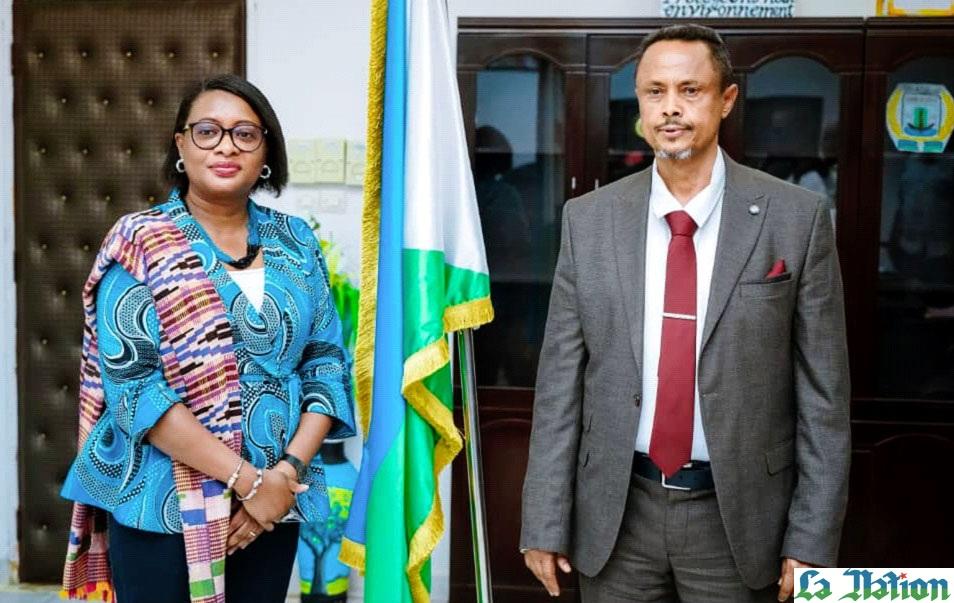 Le maire de la ville reçoit la représentante résidente du PNUD Le maire de la ville reçoit la représentante résidente du PNUD