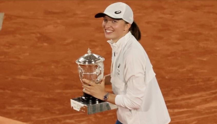 Roland-Garros : intraitable, Iga Swiatek s'adjuge un deuxième sacre aux dépens de Coco Gauff Roland-Garros : intraitable, Iga Swiatek s'adjuge un deuxième sacre aux dépens de Coco Gauff