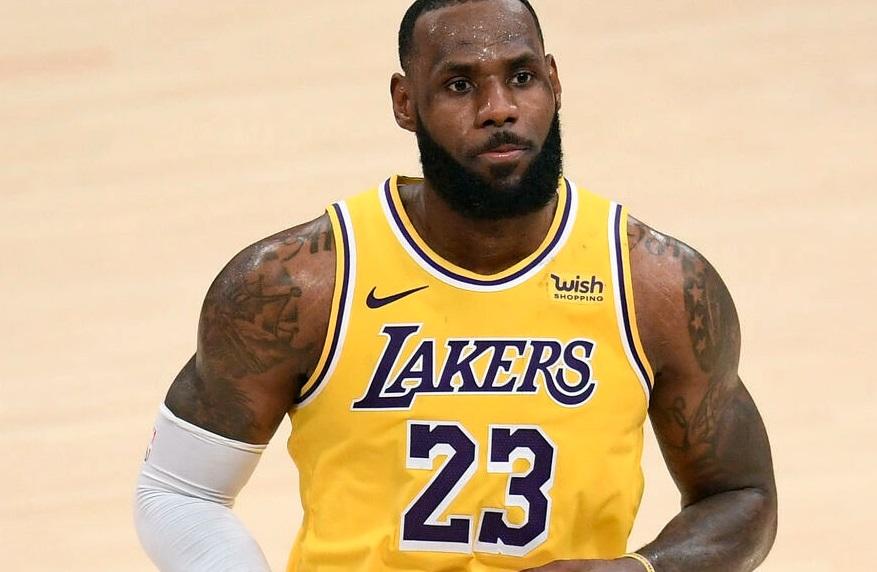 LeBron James, premier joueur NBA en activité à devenir milliardaire LeBron James, premier joueur NBA en activité à devenir milliardaire