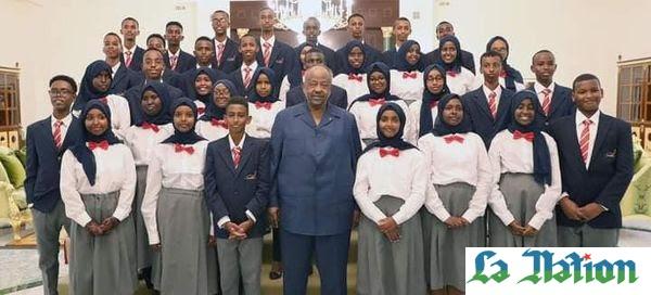 Le chef de l’Etat reçoit la 1ère promotion de lauréats de l’Ecole d’Excellence, “la promotion Ismail Omar Guelleh” Le chef de l’Etat reçoit la 1ère promotion de lauréats de l’Ecole d’Excellence, “la promotion Ismail Omar Guelleh”